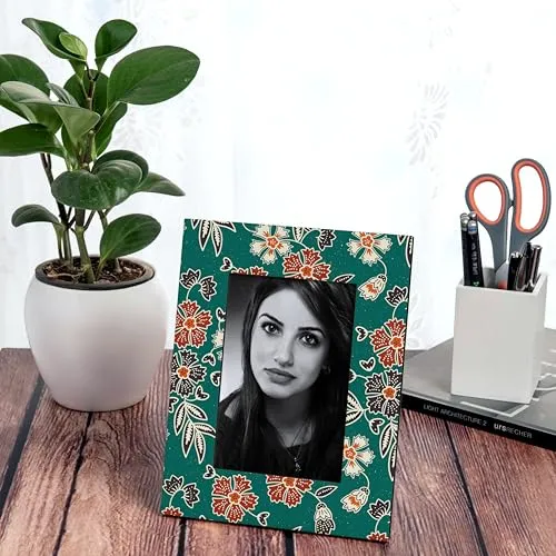 BRAHMA DESIGN Photo Frame with Gift Box | Size: 9" x 7" (Photo 4" x 6") | Emerald Batik | Aesthetic Decorative Photo Frame for Wall Mount and Tabletop