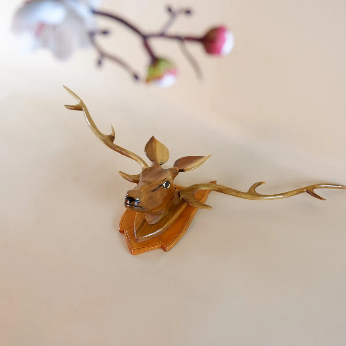 Sowpeace Artisan Wooden Deer Head: Exquisite Home Decor